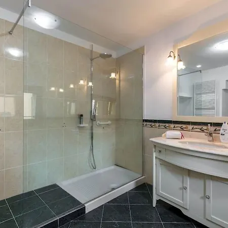 Palazzo Teatro Vecchio - Holiday Apartment *